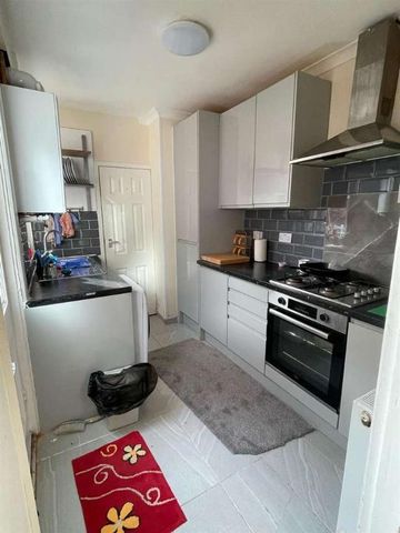 Gosforth, Newcastle Upon Tyne, NE3 - Photo 2