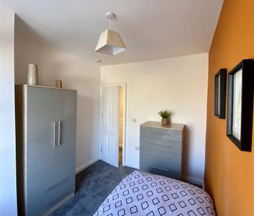 1 bed house to rent in Burnley Road, Colne, BB8 - Photo 2