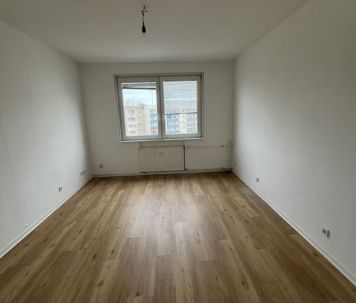 2- Raumwohnung mit Balkon und Einbauküche - Photo 2