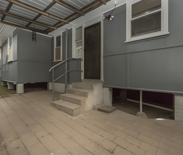 CHARMING 3 BEDROOM HOME - Photo 4