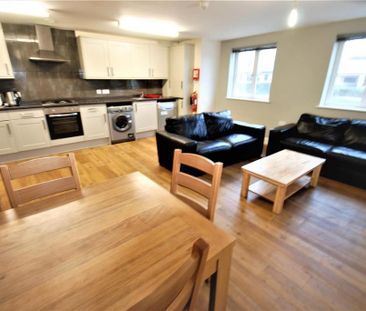 6 bedroom apartment to rent - Photo 1