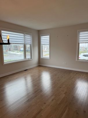 For Lease - 506 Oldenburg Avenue, Stittsville - Munster - Richmond, Ontario - Photo 1