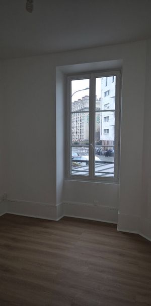 Appartement Paris 1 pièce(s) 19.63 m2 - Photo 1