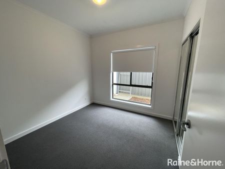 Modern Living in Mount Barker! - Photo 3