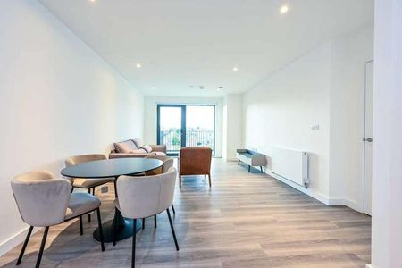 The Mint, Guildford, GU1 - Photo 2