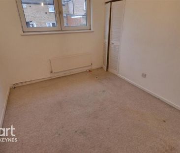 4 bedroom semi-detached house to rent - Photo 4