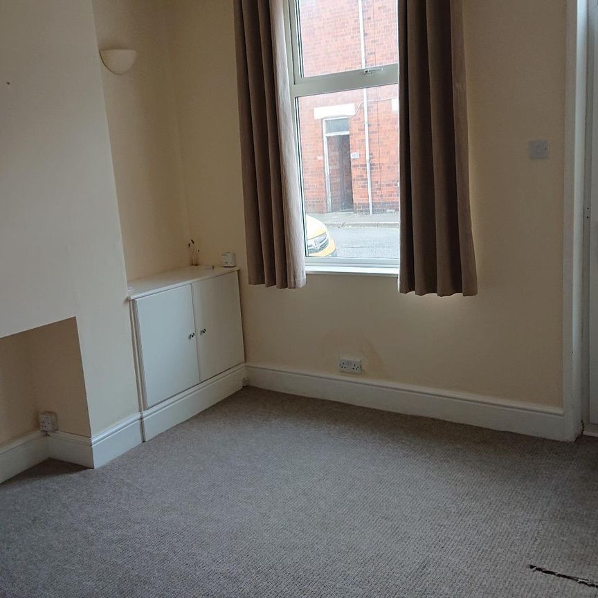 Alexandra Road, Grantham - Photo 1