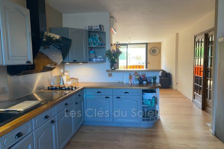 Location Appartement 3 pièces 77m² TOULON 83200 - Photo 3