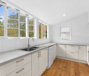 Charm and Character - Photo 3