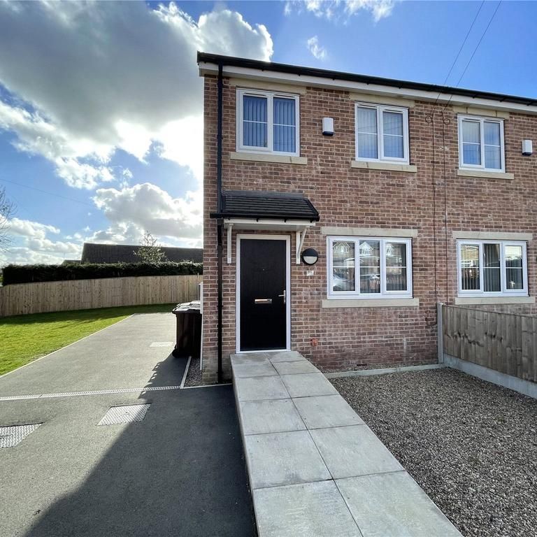 3 bedroom semi-detached house to rent - Photo 1