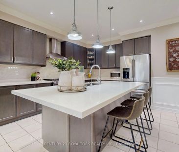 Detached Home For Lease | W9031533 - Photo 5