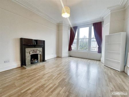2 bedroom flat to rent - Photo 2