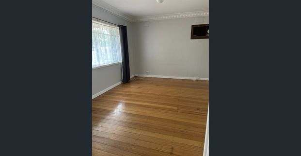 Centrally located family home! - Photo 1