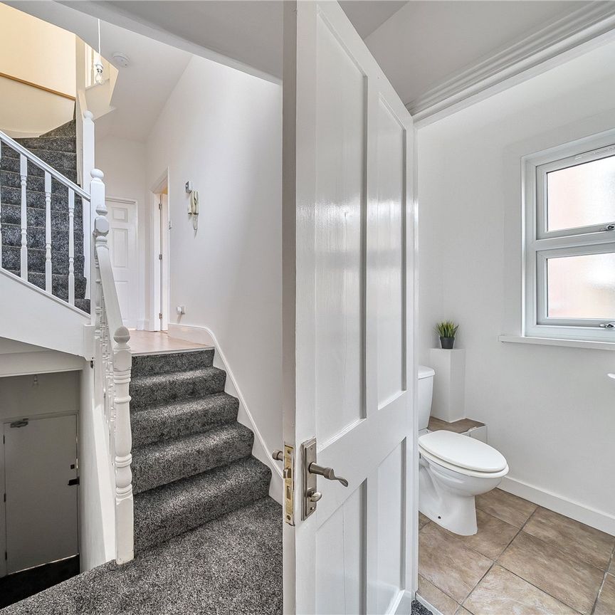 Vale Road, N4, London - Photo 1