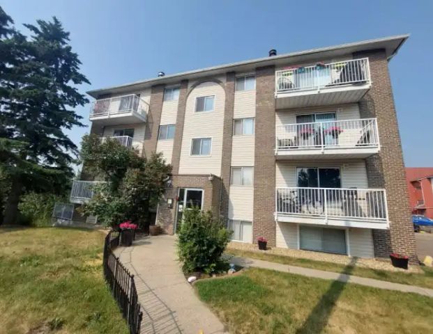 Westbrook Manor | 3610 52 Avenue, Red Deer - Photo 1