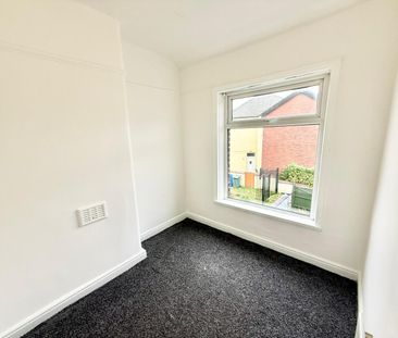 Oldham Road, Middleton, Rochdale, M24 - Photo 5