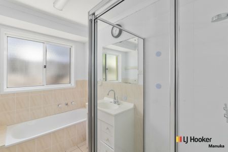 12B Eggleston Crescent, Chifley ACT, Belconnen - Photo 5