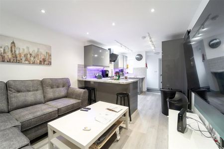 6 bedroom house to rent - Photo 2