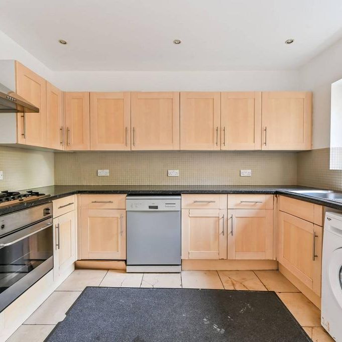 3 bedroom terraced house to rent - Photo 1