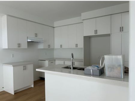 For Lease - 30 Donald Ingram Crescent, Georgina, Ontario - Photo 4