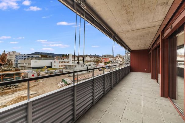 Moderne Architektur: 4.5-Zimmer-Wohnung im offenen Riegelbau - Photo 1
