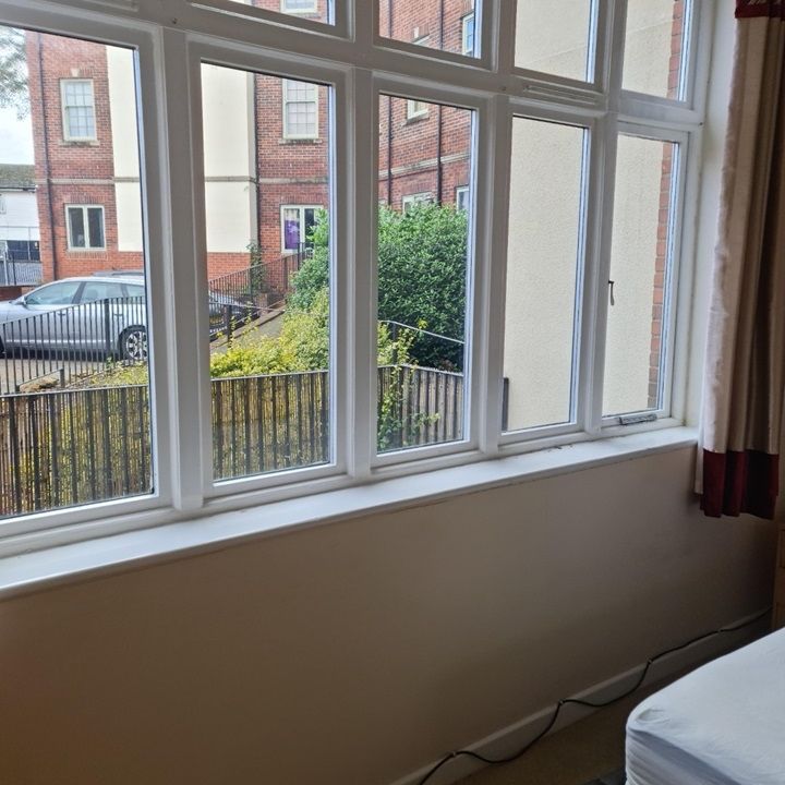 2 Bed Flat, Living, LE4 - Photo 1