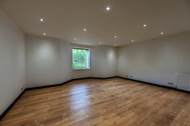 5 bedroom detached house to rent - Photo 1