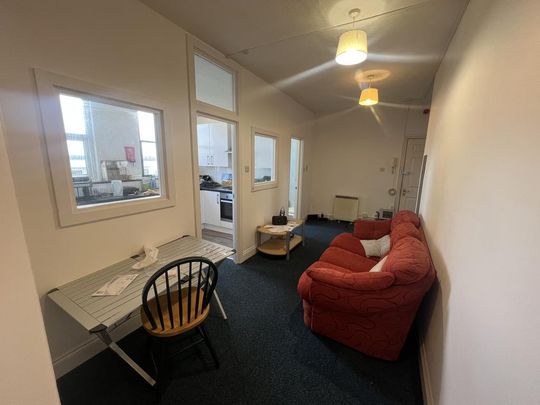 3 bedroom flat to rent - Photo 1