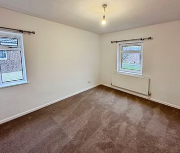 Vulcan Drive, Lincoln, Scampton - Photo 1