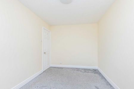 3 bedroom detached house to rent - Photo 3