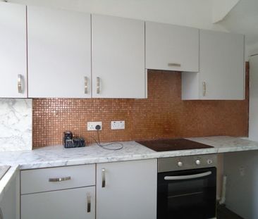 3 bedroom terraced house to rent - Photo 6