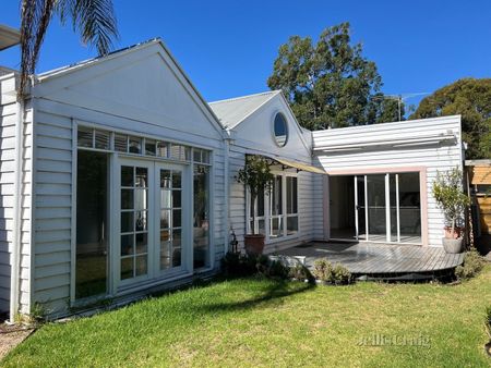 15 Clough Street, Williamstown - Photo 3