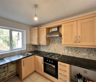 2 bedroom terraced house to rent - Photo 2