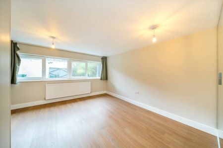 Highgate Road, Highgate, NW5 - Photo 3