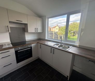 3 bedroom semi-detached house to rent - Photo 6