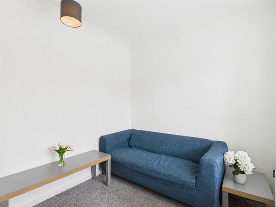 4 bedroom terraced house to rent - Photo 1