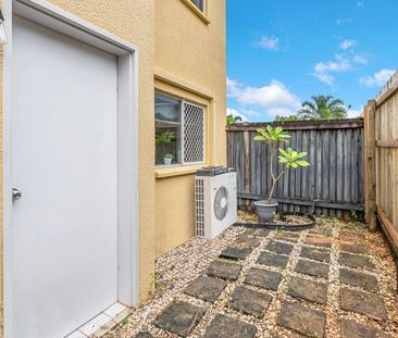 REJUVENATED TOWNHOUSE WITH ONLY ONE NEIGHBOUR – A1 LOCATION! - Photo 3