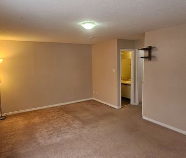 For Lease - 1039 Cedarglen Gate Unit# 15, Mississauga, Ontario - Photo 6