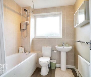 3 bedroom terraced house to rent - Photo 3