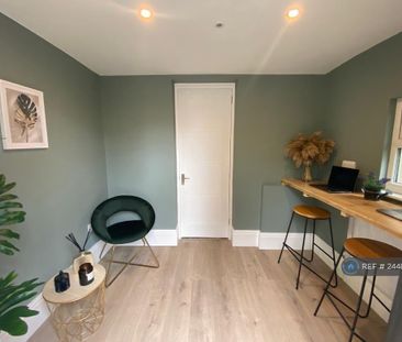 1 bedroom in a house share to rent - Photo 5