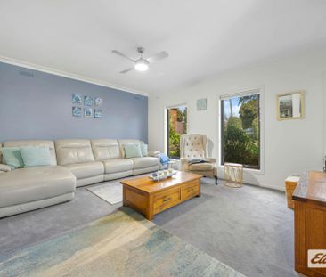 Spacious Family Living in Ararat's Popular West End - Photo 3