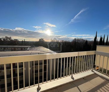 T2 - RES. ROCHEFLEURS, - Photo 2