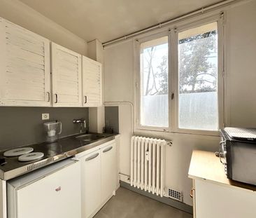 STUDIO MEUBLÉ 26 M² - SECTEUR HÔTEL DE VILLE - Photo 4