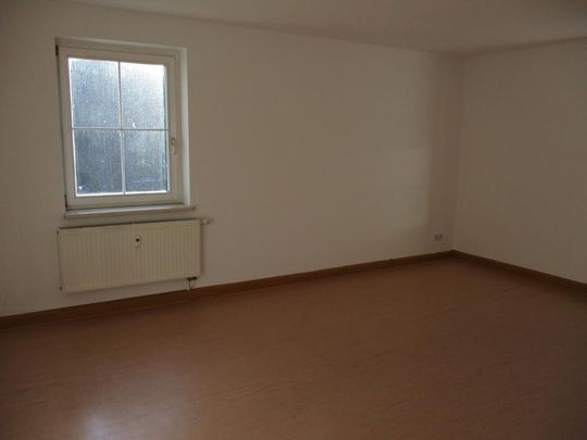 2-Raum-Wohnung im Grünen, 51,10 m² Wohnfläche – Keller – Dachboden – PKW-Stellplatz - Photo 1