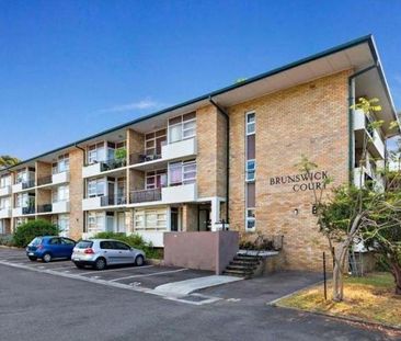 Immaculate One-Bedroom Apartment in the Heart of Ashfield - Photo 4