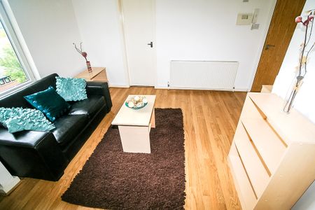 Flat 4, 250 VINERY ROAD Leeds - LS4 2LA - Photo 3