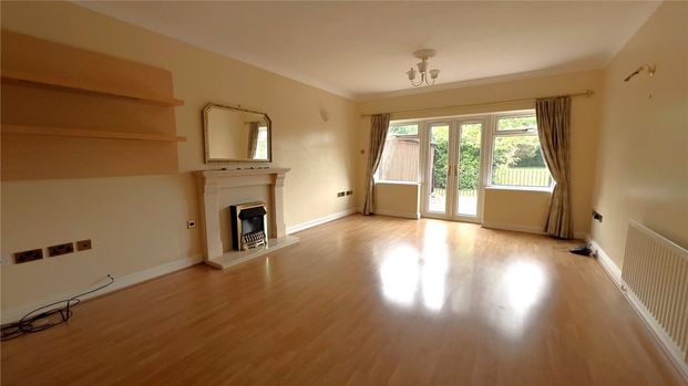 Lincoln Road, Newark, Nottinghamshire, NG24 - Photo 1