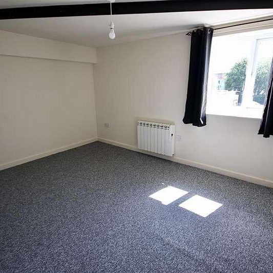 Hobley Drive, Swindon, SN3 - Photo 1