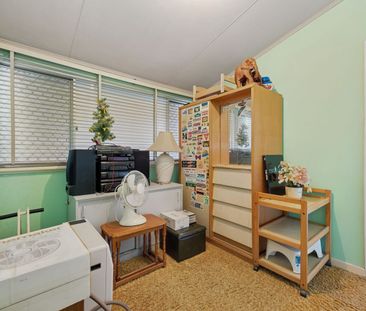 CHARACTER HOME IN GREAT LOCATION - Photo 5