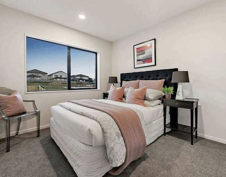 Bright, Beautiful & Ready for You *Fully Furnished - Photo 3